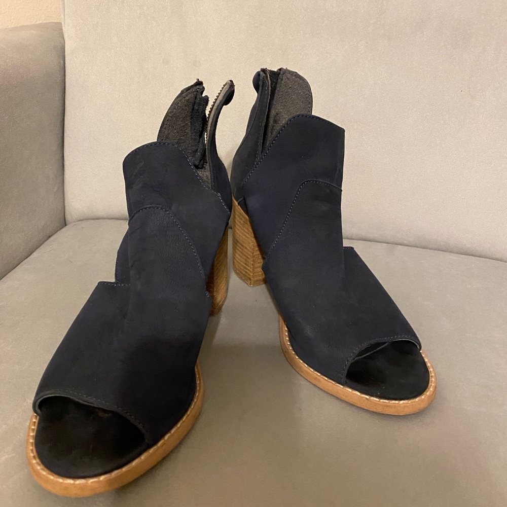 Navy ankle heels